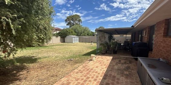 Family Friendly 4 Bedroom Home in Ideal Location! - Photo 3