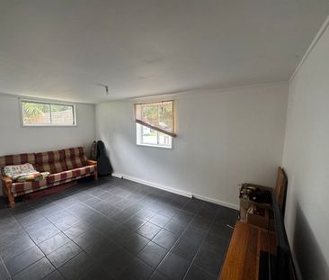 Large Family Home Nestled In Quiet Cul-de-sac - Photo 1