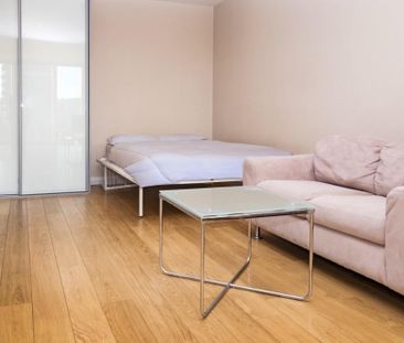 Studio to rent - Photo 4