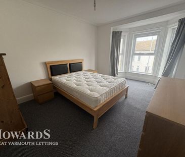 1 bedroom in a house share to rent - Photo 2