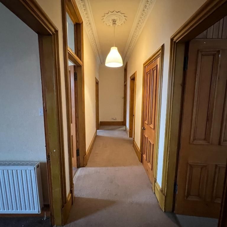 3 bedroom flat to rent - Photo 1