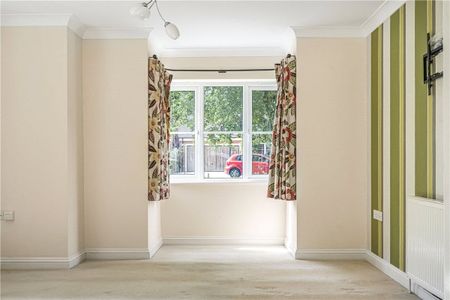 Nestled within a small cul-de-sac of just a handful of homes, this four-bedroom detached residence offers spacious and versatile living accommodation with two reception rooms. Complimented by double garage and gardens. - Photo 4