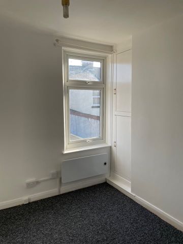 2 Bed Terraced House, Cambria Street, L6 - Photo 3