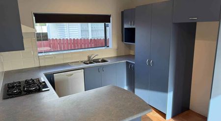 8 Cambridge Terrace, Papatoetoe - Photo 3