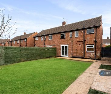 3 bedroom semi-detached house to rent - Photo 5