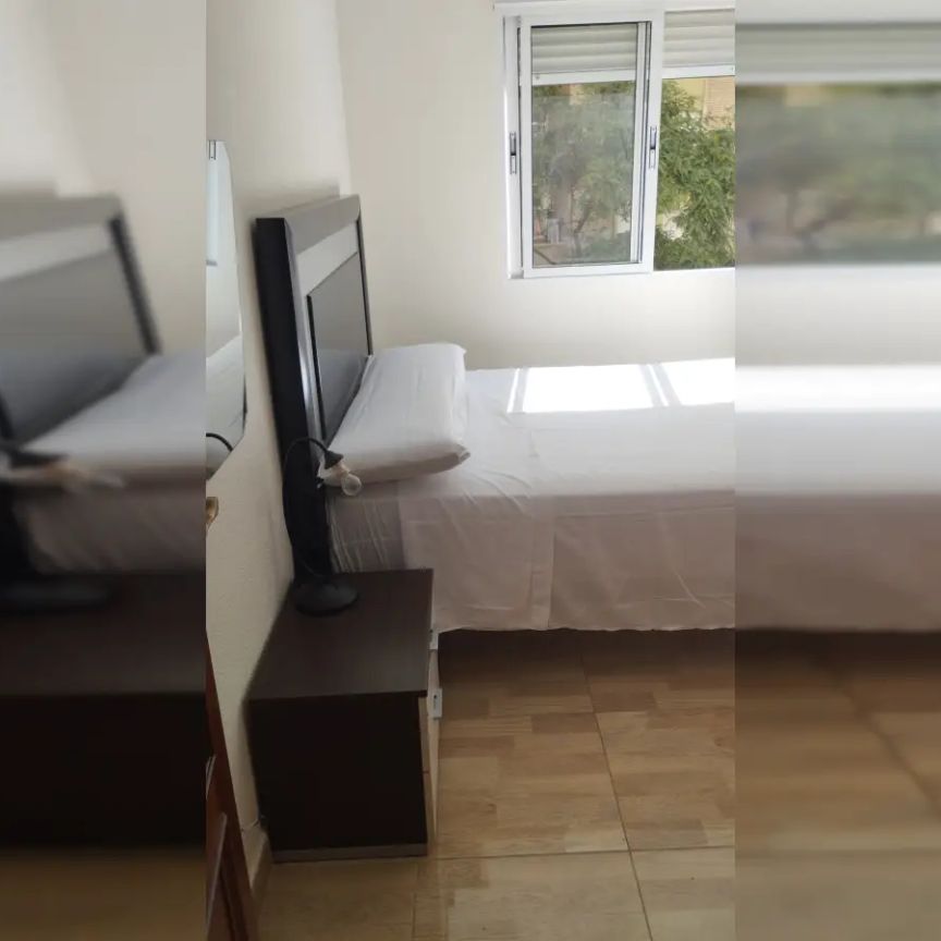 Room in a shared apartment for rent in Parque Ayala. - Photo 1