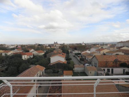 A LOUER NARBONNE TYPE 4 EN PENTHOUSE - Photo 3