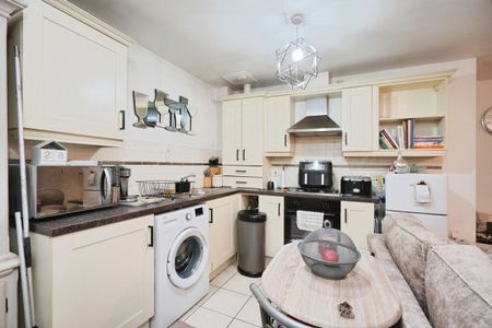 Caxton Court, Burton-on-Trent, DE14 - Photo 3