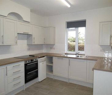 3 bedroom semi-detached house to rent - Photo 6