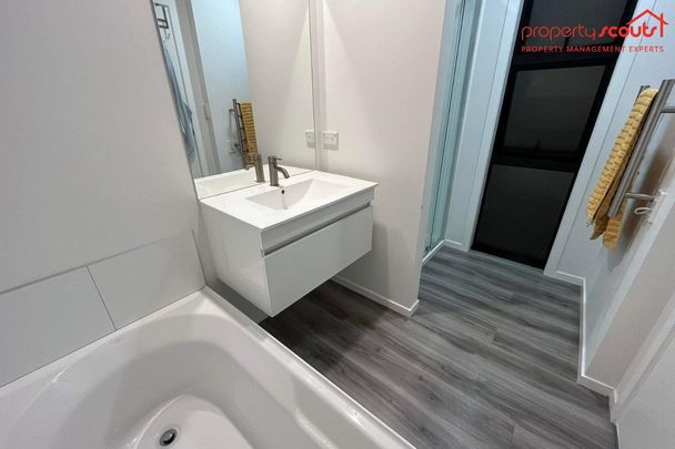 Easy Peasy Pakanga Squeezy! - Photo 1