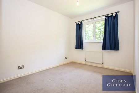 4 Bedroom House - Detached to rent - Photo 2