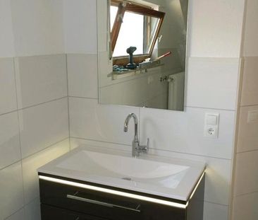 Oberwohnung in Friesoythe OT mit neuwertige Küche 5 ZKB Balkon - Photo 1