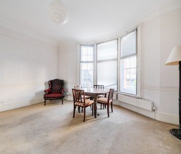 Cromwell Crescent - Photo 1