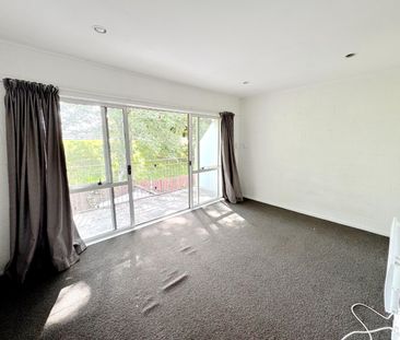 One-Bedroom Apartment with Parking in Mt Wellington - Photo 1