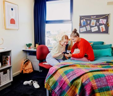 3 Bed Apartment - Photo 2