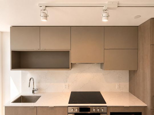 For Lease - 100 QUEEN Street Unit# 610, Toronto, Ontario - Photo 1