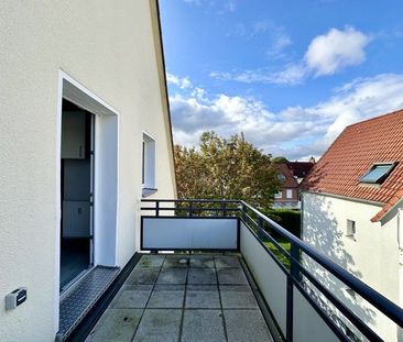 Kleine Dachgeschosswohnung mit Balkon und Einbauküche zum Einzug be... - Photo 6