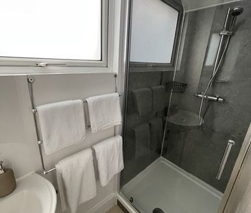 Studio Flat, Whitehorse Road, CR0 - Photo 1