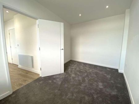 Viewpoint House, London Road, Staines-upon-thames, Surrey, TW18 - Photo 2