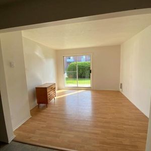 GRAND ET LUMINEUX 4.5 DISPONIBLE 1er FÉVRIER 2025 - Photo 2