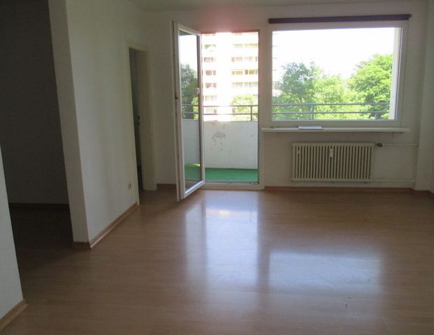Hier wird frisch für Sie saniert! Schöne-Wohnung mit Balkon und Panorama Aussicht - Foto 1