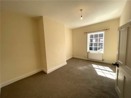 Available early September, Manor Farmhouse is a beautifully presented, four bedroomed semi-detached property situated in the sought-after, maypole village of Aldborough. - Photo 4