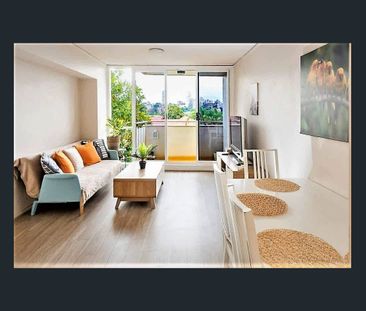 Bright apartment with fabulous views - Photo 1