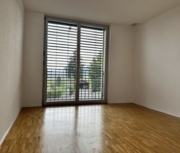 Moderne 3.5-Zimmerwohnung an zentraler Lage - Photo 3