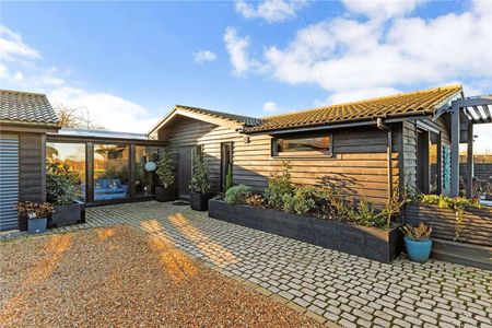 An immaculately presented, three double bedroom, three bathroom barn conversion with garage and outbuilding - Photo 2