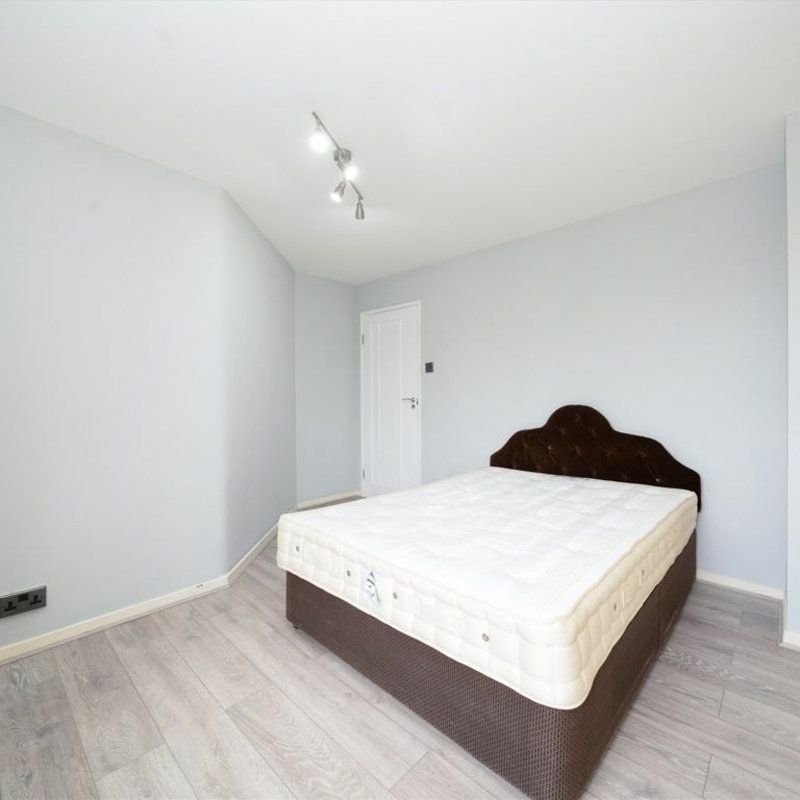 Friern Barnet Lane, N20, London - Photo 1