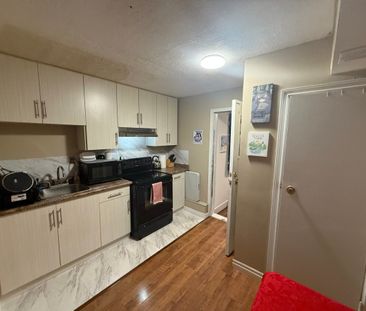 Great Location Suite! - Photo 3