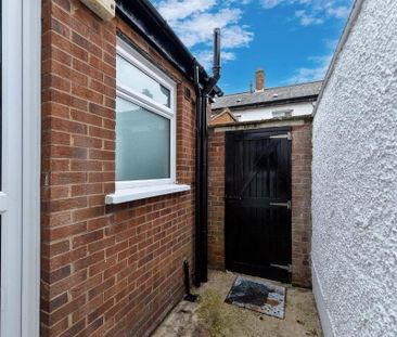 11 Devon Drive, Belfast, BT4 1LF - Photo 5