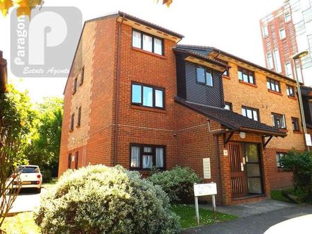 Fleming Walk Pasteur Close, Colindale, NW9 - Photo 4