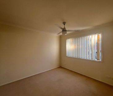 Stylish Townhouse in Gated Benowa Estate - Photo 2