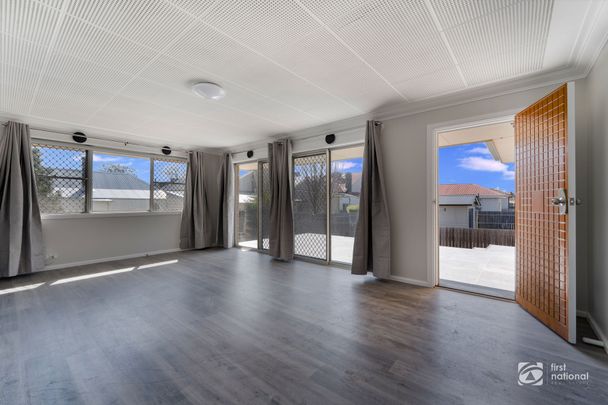 Spacious 3 Bedroom Renovated Unit - Photo 1