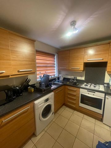 17 Goods Yard Close - Great Location & Off Street Parking Loughborough - Photo 3