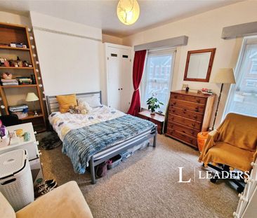 4 bedroom house to rent Queens Park Road, Brighton, East Sussex, BN2 - Photo 3