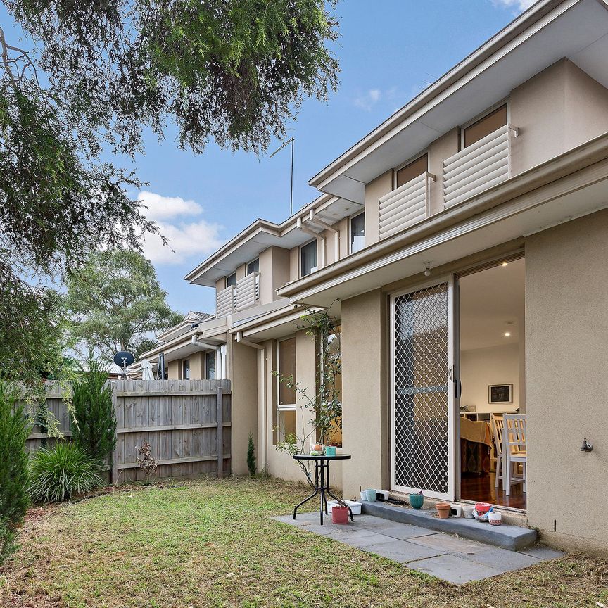 Stylish & Modern Townhouse in a Prime Location - Photo 1