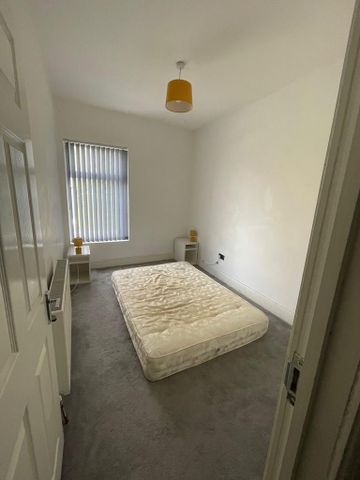 4 bedroom terraced house to rent - Photo 5