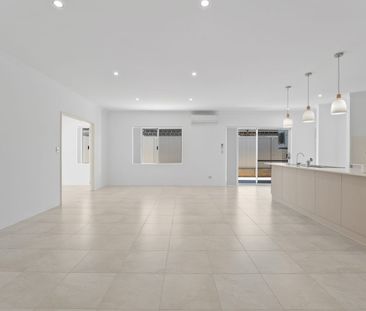 Welcome to 192 Clyde Avenue, Baldivis - a stunning family home - Photo 2