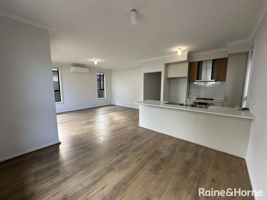 Cosy 3-Bedroom Home for Rent in Hillcrest! - Photo 1