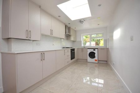 Grange Avenue, Reading - Photo 5
