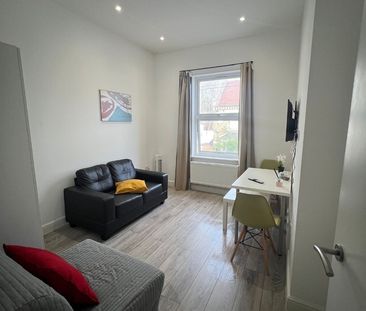 1 Bed Flat, London, SW2 - Photo 5