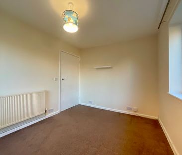 2 bedroom Detached Bungalow to let - Photo 3