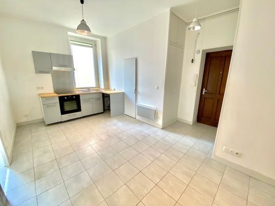 Location Appartement 3 pièces 40m² LYON 3ème - Photo 1