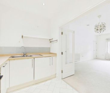 1 bedroom ground floor flat to rent - Photo 5