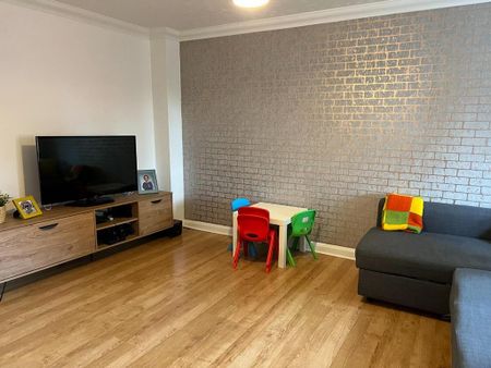 3 bedroom detached house to rent - Photo 4