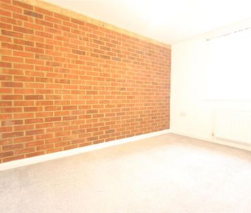 4 bedroom end of terrace house to rent - Photo 5