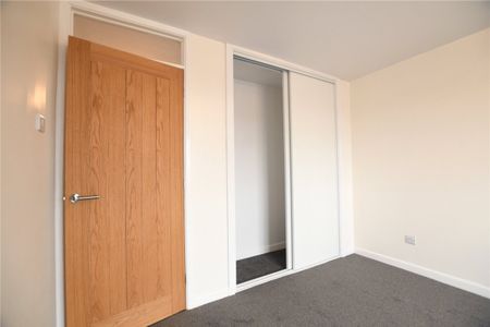 2 Bed Flat To Rent - Photo 4