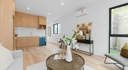 Townhouse Living in Stanmore Bay - Photo 3